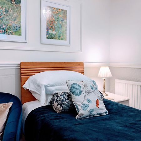 Lee House Bed & Breakfast Линтън Екстериор снимка