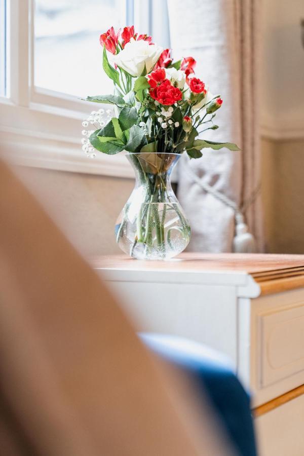 Lee House Bed & Breakfast Линтън Екстериор снимка